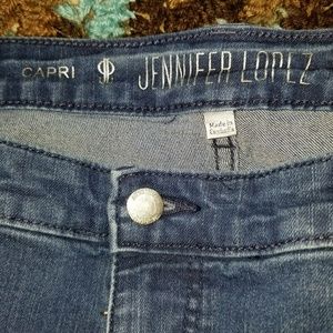 Jennifer Lopez capris